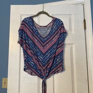 Weavers womens v neck top; size medium